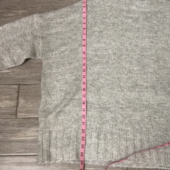 Vero Moda
VMBERKO ROLLNECK Light Grey Melange Sweater - Picture 12 of 13